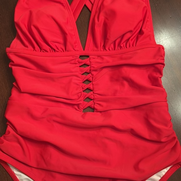 Brand New Cupshe Red One-Piece Swimsuit Cutouts V-Neck Criss Cross Tie Back - Picture 8 of 16